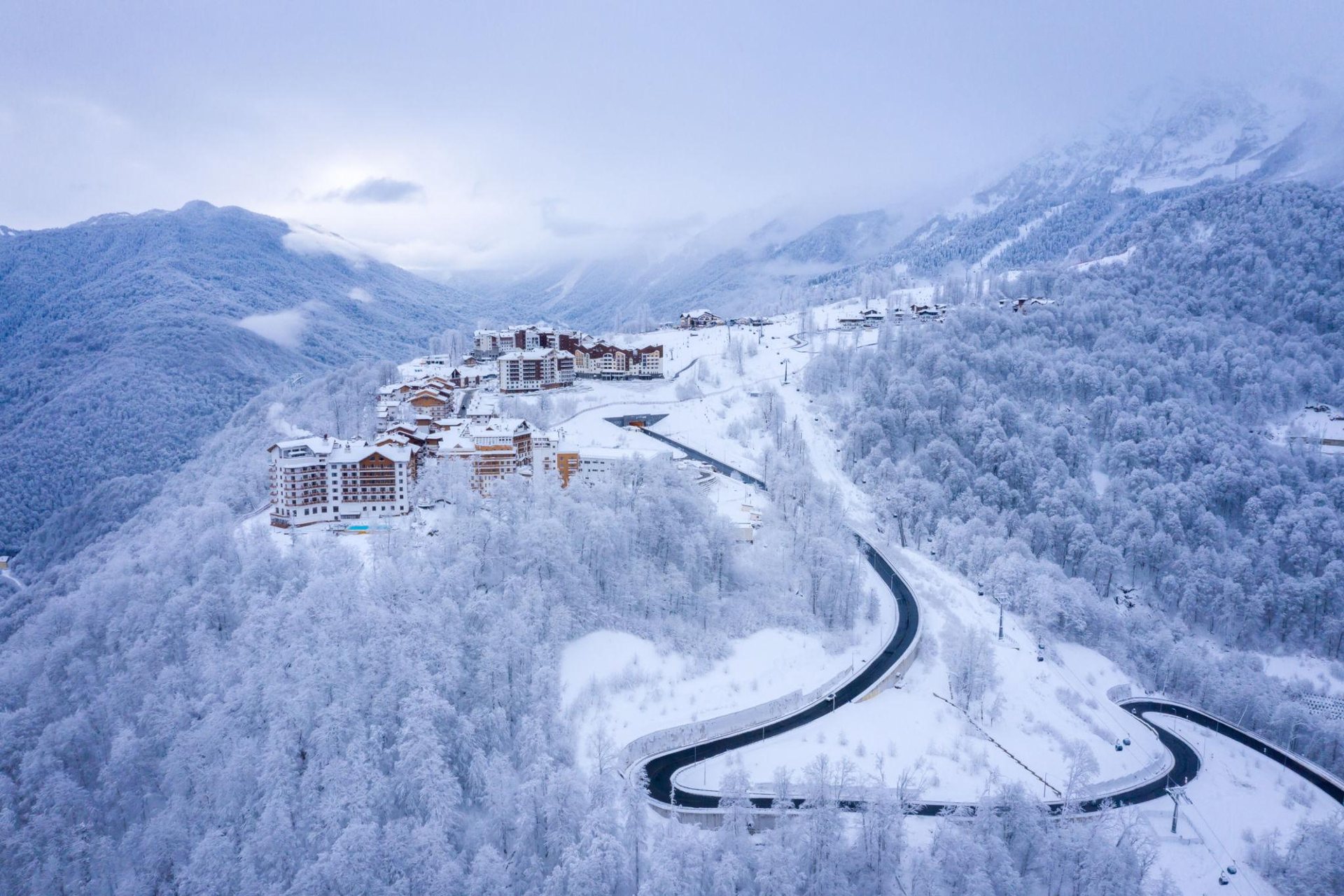 Rosa Khutor in Winter – Sochi Tour – 7 Nights 8 Days Package