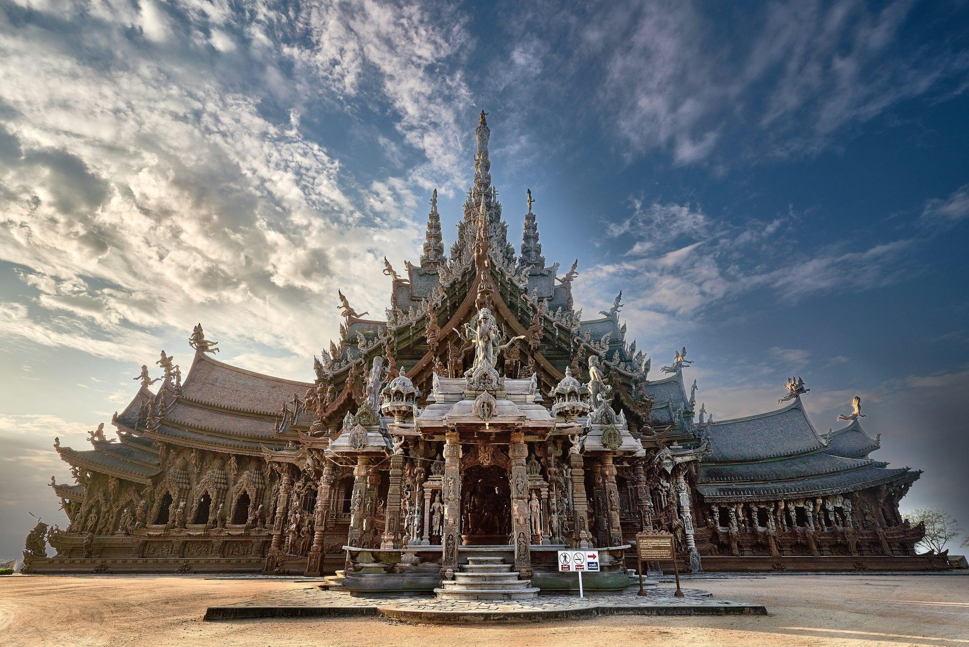 Sanctuary of Truth, Pattaya – Thailand 4 Nights 5 Days Package